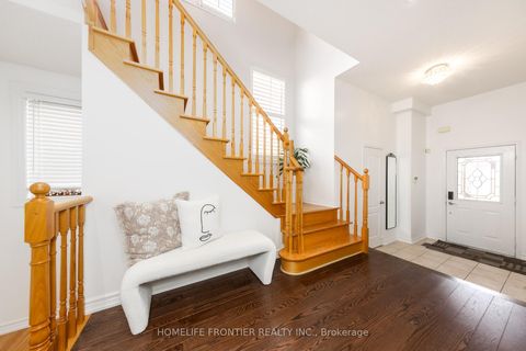 Photo 5 at 102 Antique Drive, Oak Ridges Lake Wilcox, Richmond Hill