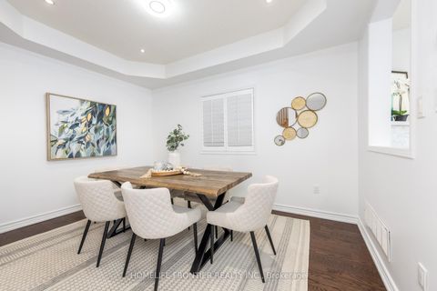 Photo 7 at 102 Antique Drive, Oak Ridges Lake Wilcox, Richmond Hill