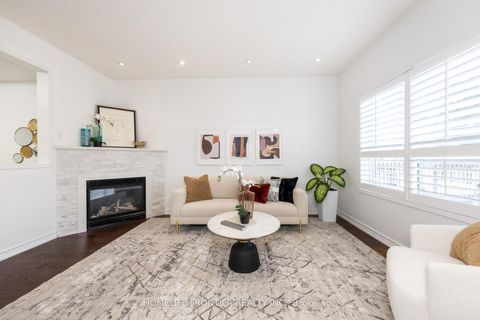 Photo 8 at 102 Antique Drive, Oak Ridges Lake Wilcox, Richmond Hill