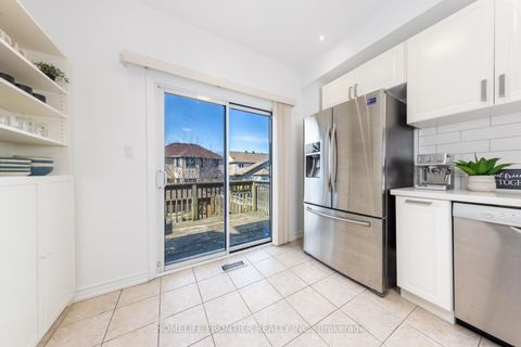 Photo 14 at 102 Antique Drive, Oak Ridges Lake Wilcox, Richmond Hill