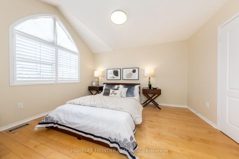 Photo 28 at 102 Antique Drive, Oak Ridges Lake Wilcox, Richmond Hill