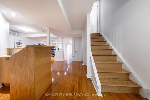 Photo 31 at 102 Antique Drive, Oak Ridges Lake Wilcox, Richmond Hill