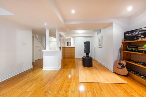 Photo 35 at 102 Antique Drive, Oak Ridges Lake Wilcox, Richmond Hill