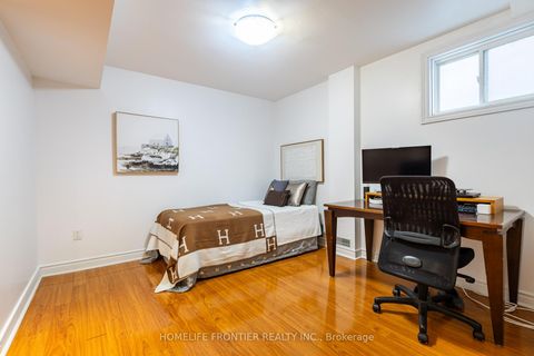 Photo 36 at 102 Antique Drive, Oak Ridges Lake Wilcox, Richmond Hill