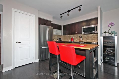 Photo 2 at 406 - 80 Western Battery Road, Niagara, Toronto
