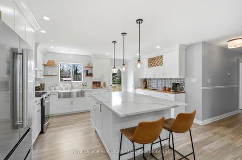 Photo 5 at 8 Beaverdale Crescent, Pefferlaw, Georgina