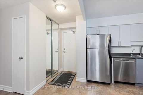 Photo 7 at 613 - 260 Davis Drive, Central Newmarket, Newmarket
