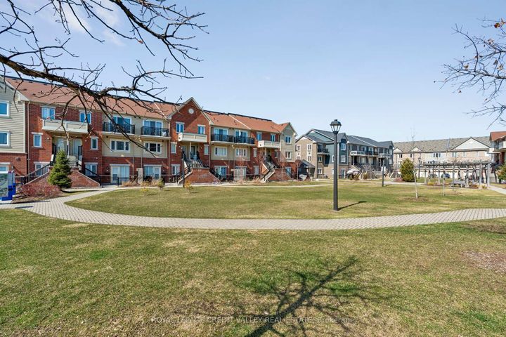 Photo 4 at 266 - 250 Sunny Meadow Boulevard, Wellington, Brampton
