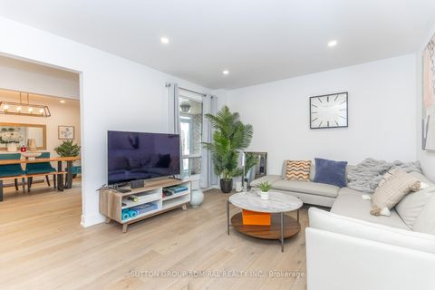 Photo 3 at 37 Spring Gate Boulevard, Yorkhill, Vaughan