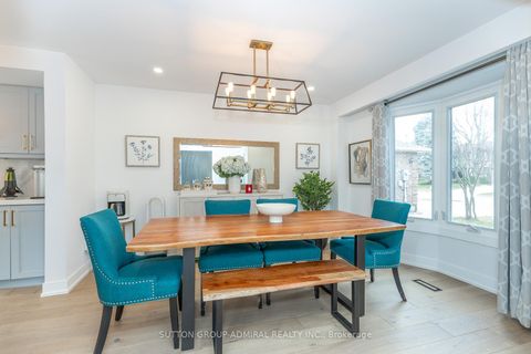 Photo 6 at 37 Spring Gate Boulevard, Yorkhill, Vaughan