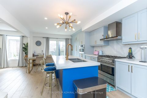 Photo 7 at 37 Spring Gate Boulevard, Yorkhill, Vaughan