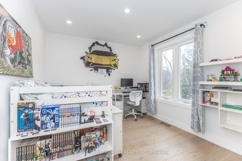 Photo 16 at 37 Spring Gate Boulevard, Yorkhill, Vaughan