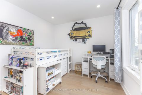 Photo 17 at 37 Spring Gate Boulevard, Yorkhill, Vaughan