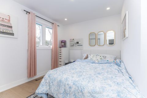 Photo 18 at 37 Spring Gate Boulevard, Yorkhill, Vaughan