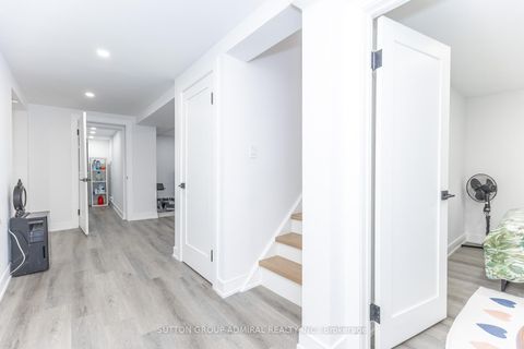 Photo 31 at 37 Spring Gate Boulevard, Yorkhill, Vaughan