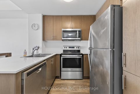 Photo 6 at 5 - 85 Eastwood Park Gardens, Long Branch, Toronto