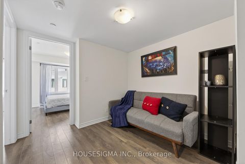 Photo 12 at 5 - 85 Eastwood Park Gardens, Long Branch, Toronto