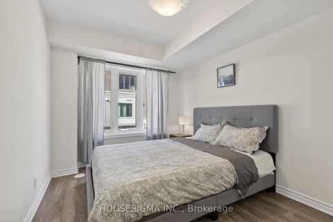 Photo 13 at 5 - 85 Eastwood Park Gardens, Long Branch, Toronto