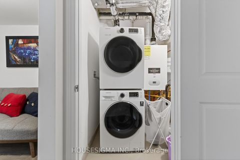 Photo 19 at 5 - 85 Eastwood Park Gardens, Long Branch, Toronto