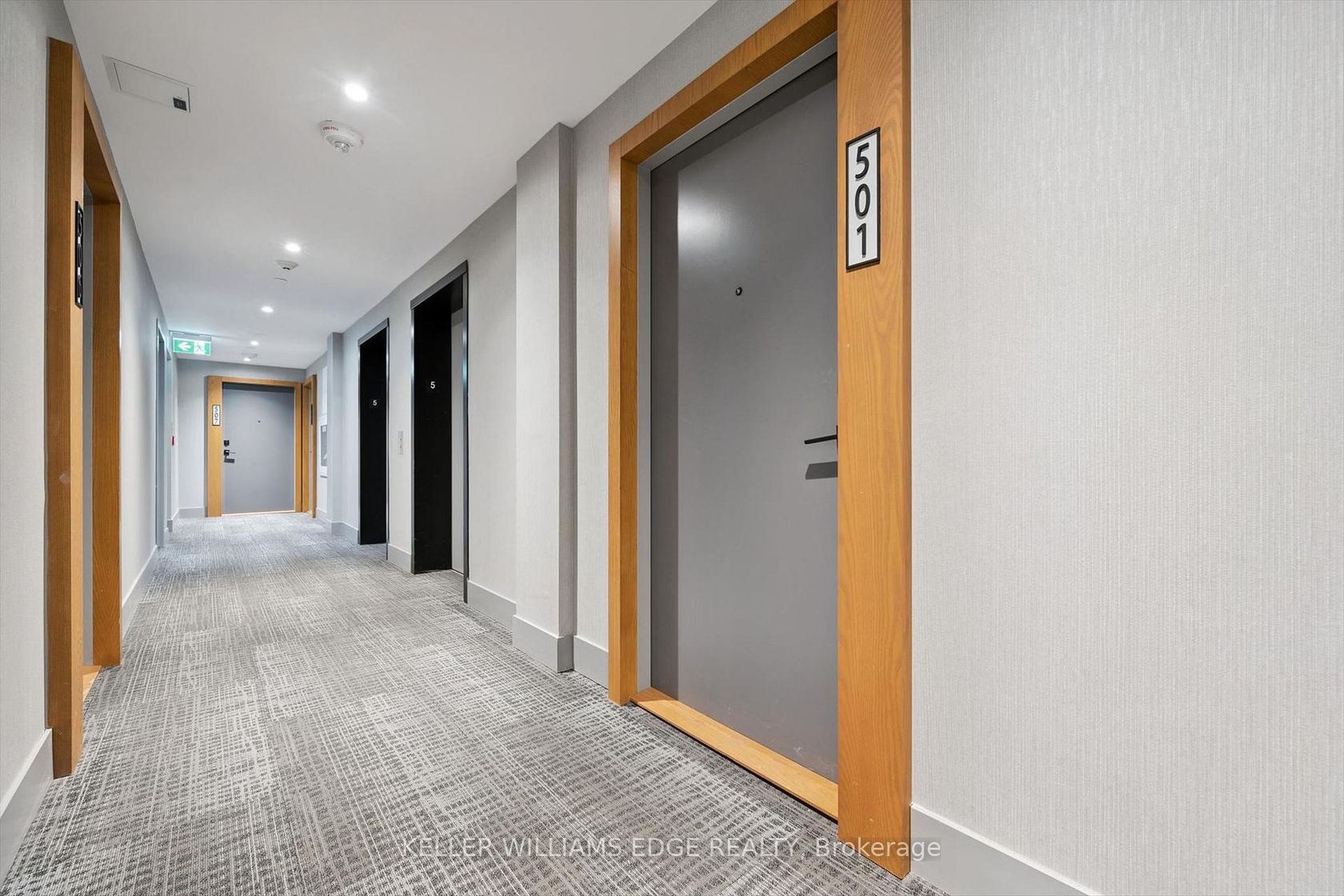 501 - 1888 Queen Street E, The Beaches, Toronto photo 2