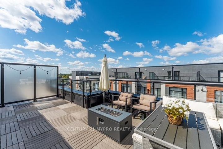 Photo 12 at 1007 - 14 David Eyer Road, Rural Richmond Hill, Richmond Hill