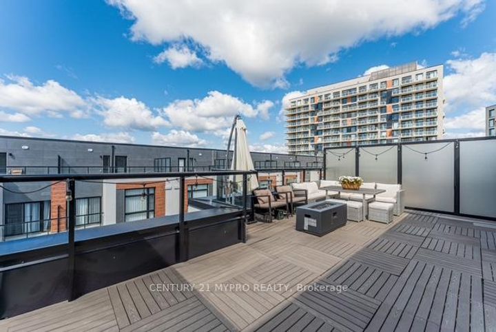 Photo 13 at 1007 - 14 David Eyer Road, Rural Richmond Hill, Richmond Hill