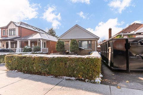 Photo 3 at 52 Richardson Avenue, Greenbrook, Toronto