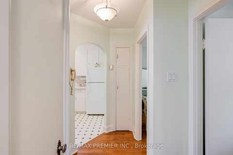 Photo 20 at 52 Richardson Avenue, Greenbrook, Toronto