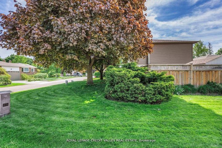 Photo 2 at 36 Lockton Crescent, Brampton East, Brampton