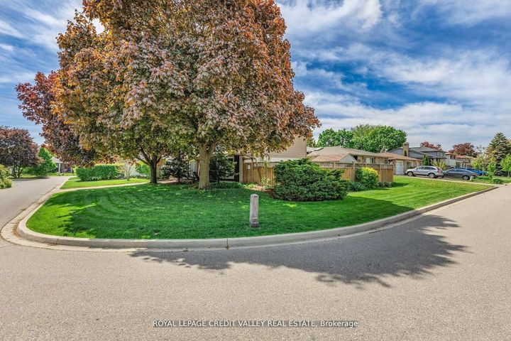 Photo 3 at 36 Lockton Crescent, Brampton East, Brampton