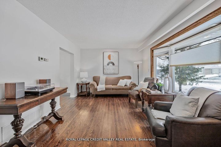 Photo 7 at 36 Lockton Crescent, Brampton East, Brampton