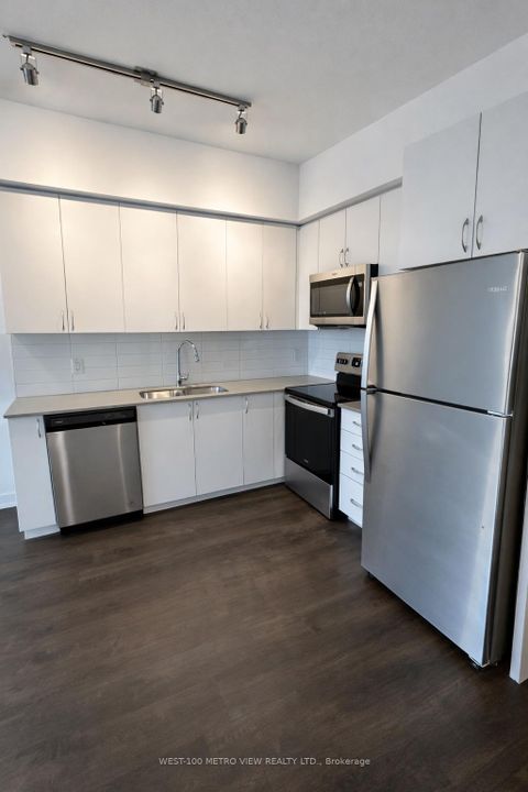 Photo 5 at 704 - 56 Lakeside Terrace, Little Lake, Barrie