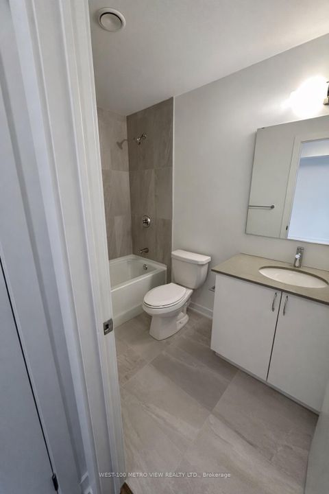 Photo 7 at 704 - 56 Lakeside Terrace, Little Lake, Barrie