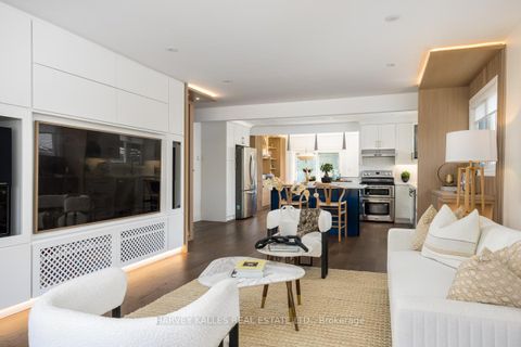 Photo 4 at 35 Manorglen Crescent, Malvern West, Toronto