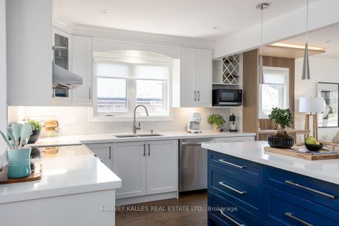 Photo 9 at 35 Manorglen Crescent, Malvern West, Toronto