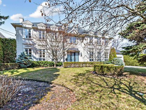 Photo 2 at 8 Colvestone Road, Windfields, Toronto