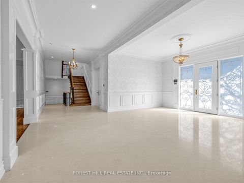 Photo 5 at 8 Colvestone Road, Windfields, Toronto