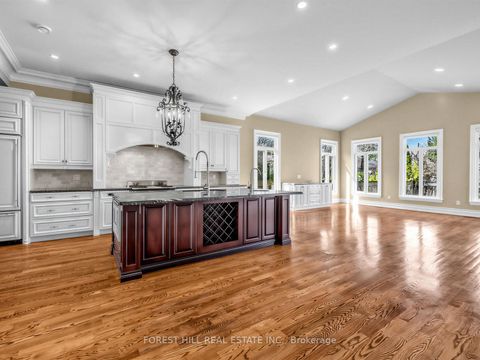 Photo 14 at 8 Colvestone Road, Windfields, Toronto