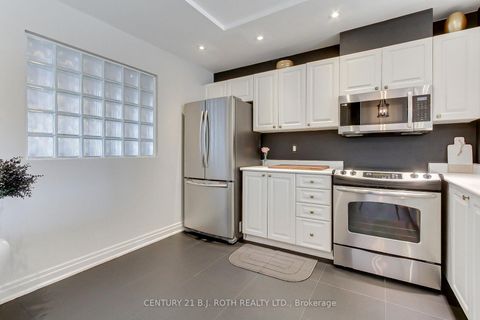 Photo 6 at LP915 - 18 Concorde Place, Don Mills, Toronto