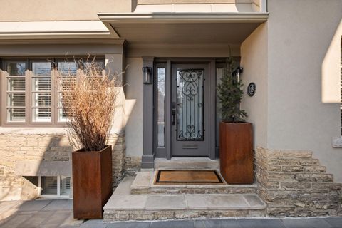 Photo 1 at 113 Inglewood Drive, Moore Park, Toronto