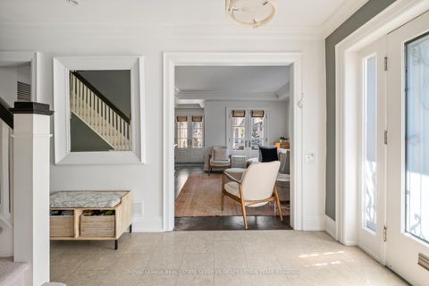 Photo 2 at 113 Inglewood Drive, Moore Park, Toronto