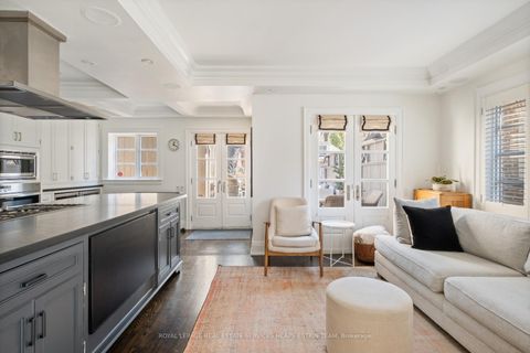 Photo 3 at 113 Inglewood Drive, Moore Park, Toronto