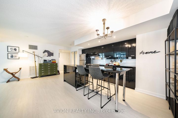 Photo 3 at 616 - 15 Singer Court, Bayview Village, Toronto