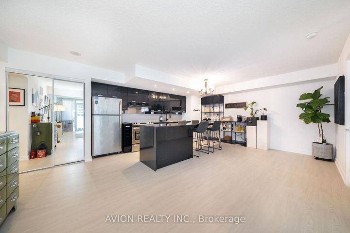 Photo 5 at 616 - 15 Singer Court, Bayview Village, Toronto