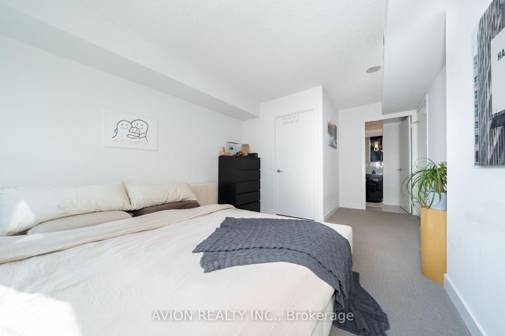 Photo 9 at 616 - 15 Singer Court, Bayview Village, Toronto