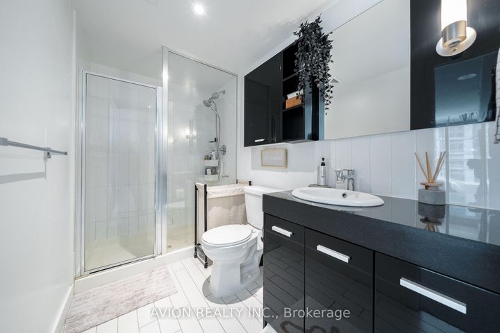 Photo 10 at 616 - 15 Singer Court, Bayview Village, Toronto