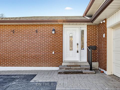 Photo 2 at 41 Eastlea Crescent, L'Amoreaux, Toronto