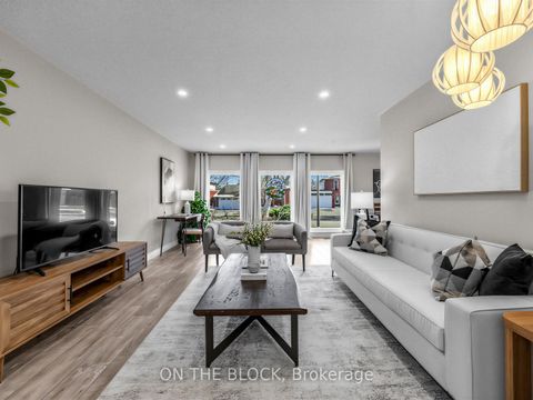 Photo 6 at 41 Eastlea Crescent, L'Amoreaux, Toronto