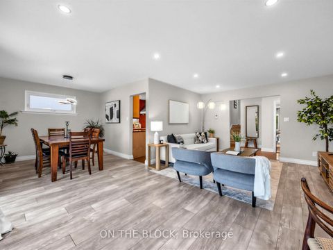 Photo 11 at 41 Eastlea Crescent, L'Amoreaux, Toronto