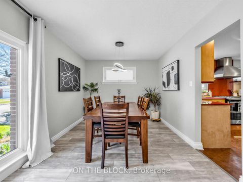 Photo 12 at 41 Eastlea Crescent, L'Amoreaux, Toronto